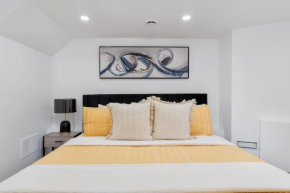 Cozy Parkdale Suite Fantastic Location Parking